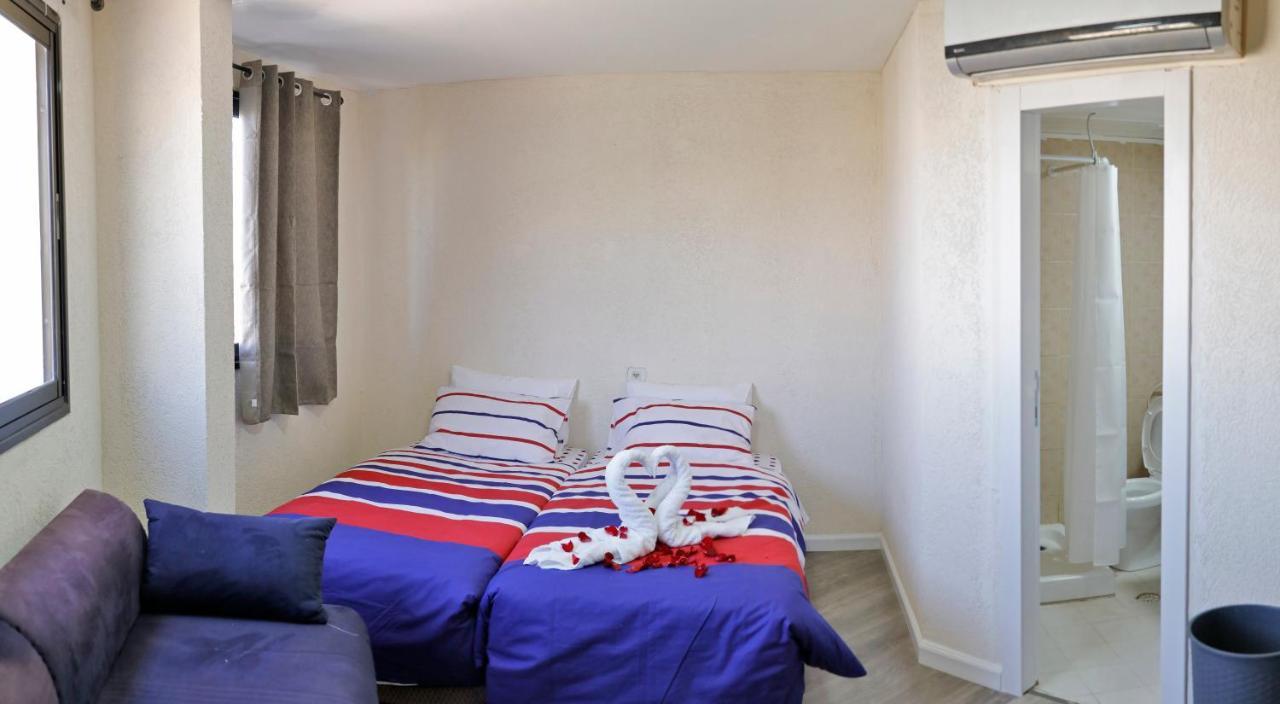 Motel Neve Midbar Эйлат Экстерьер фото